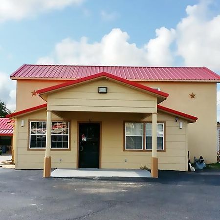 Budget Inn Hallettsville Экстерьер фото