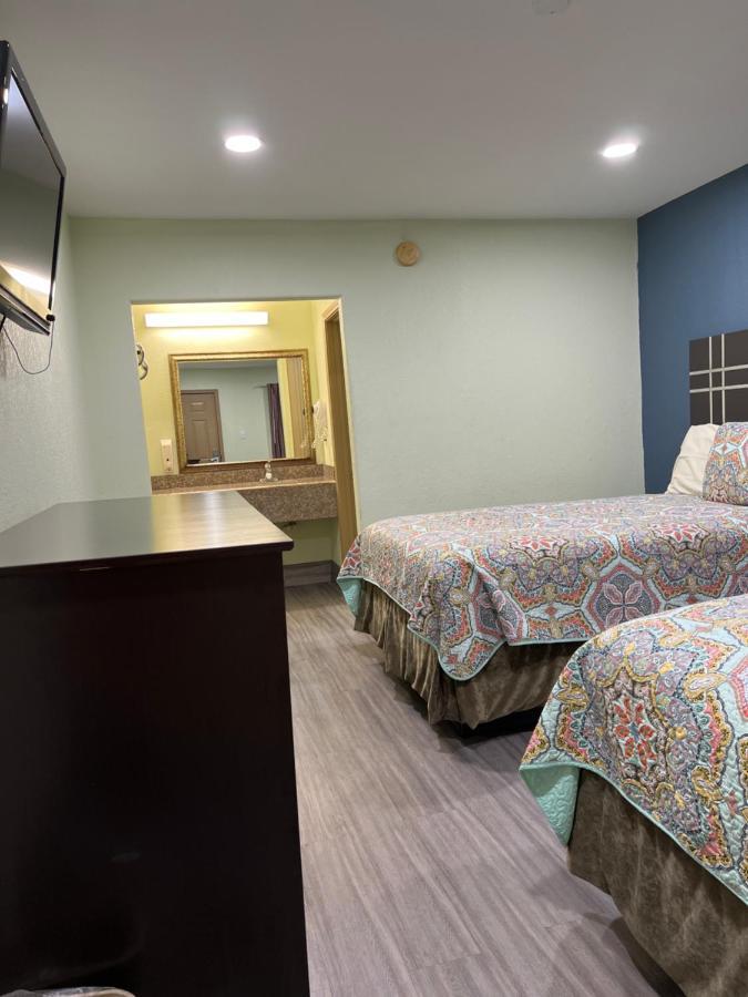 Budget Inn Hallettsville Экстерьер фото
