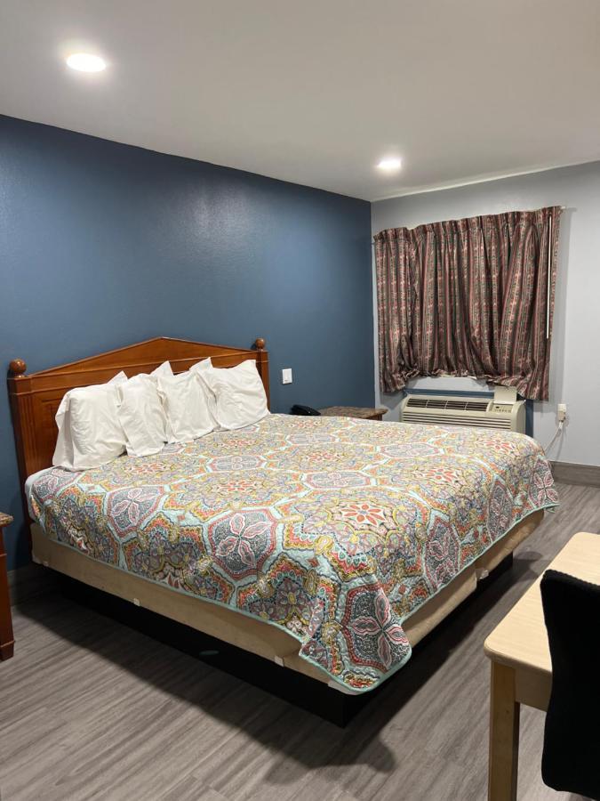 Budget Inn Hallettsville Экстерьер фото